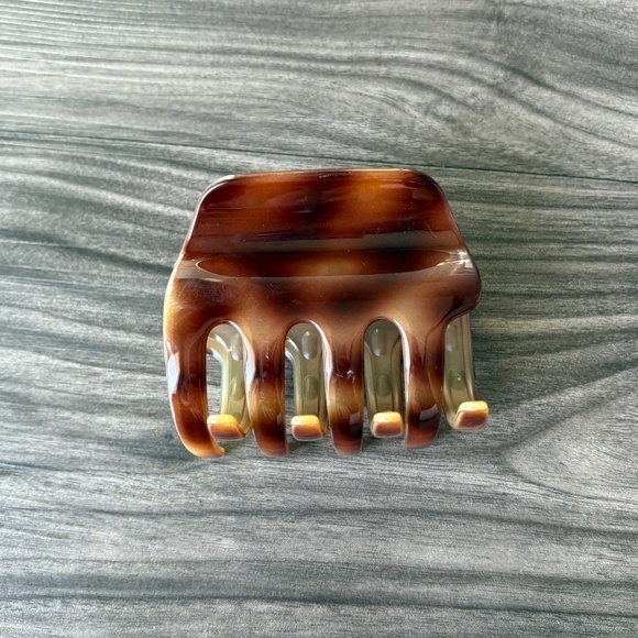 Scunci uber-stylish jaw clip in mortise shell brown - Picture 4 of 4